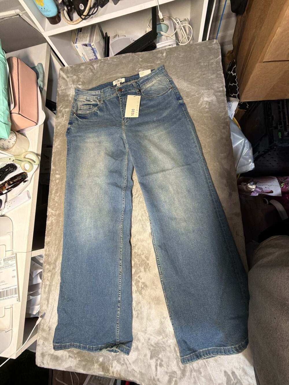 1030 T.E.N.T.H.I.R.T.Y Boyfriend Low-Rise Baggy Jeans Tinted Medium Wash Size 11